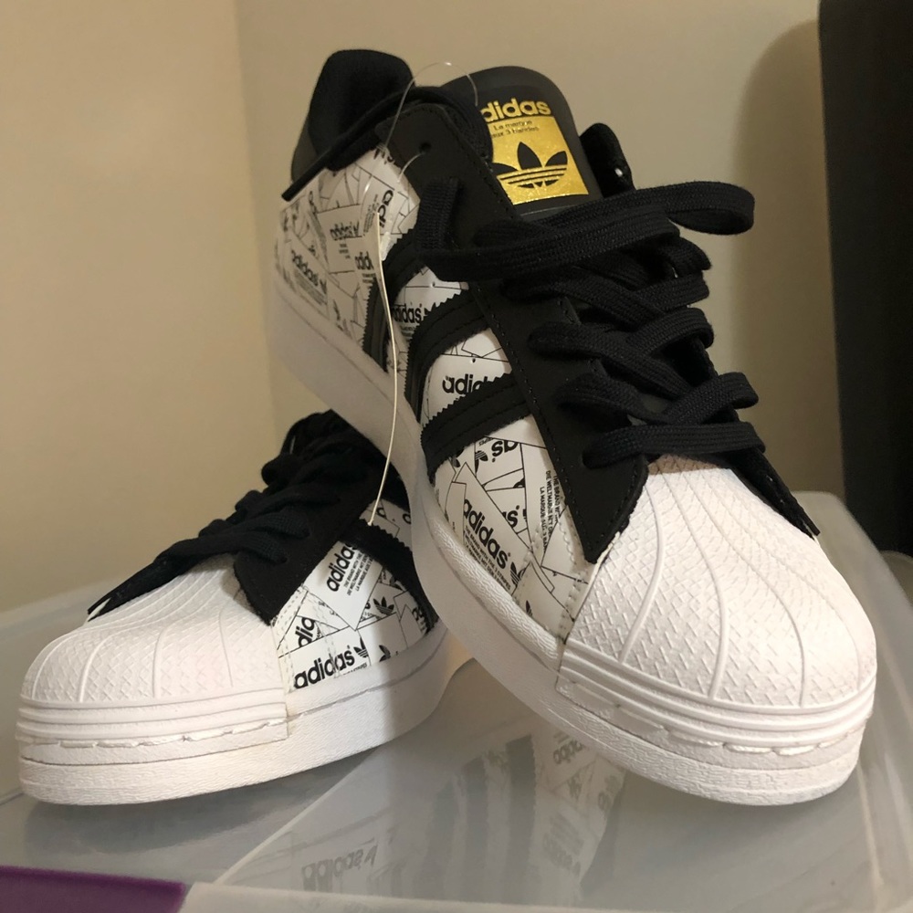 124807835 Adidas Superstar Reflective All over Print 10.5 NIB.